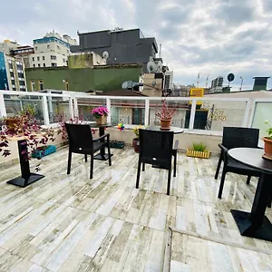ten-rooms-hotel.istanbul-turkeyhotels.com/